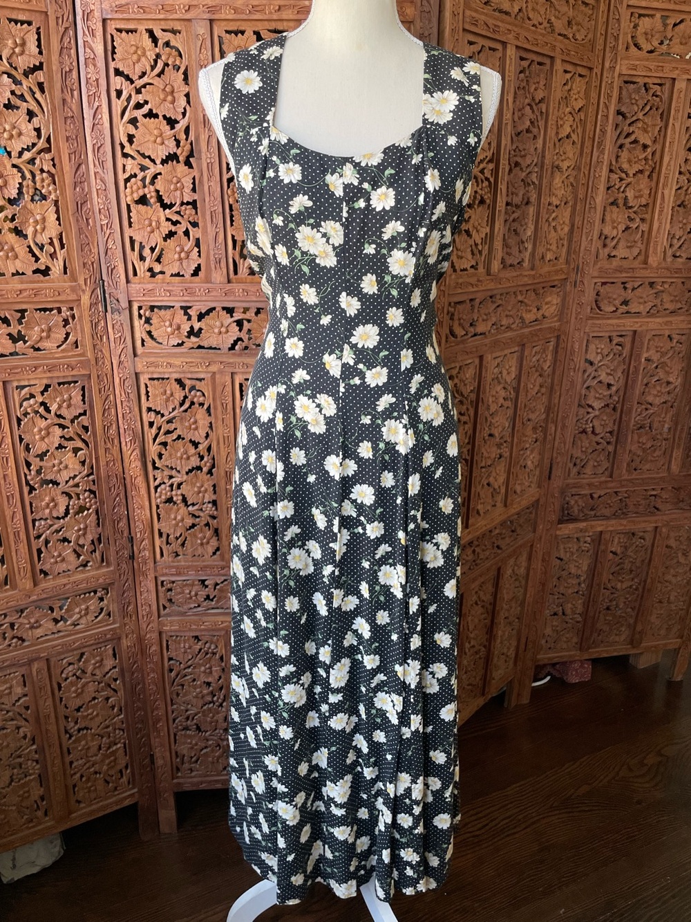 Vintage Sleeveless polka dot ditsy Floral Midi Dress with White Daisies